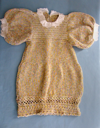 Вязанное платье спицами и крючком. Фото готового изделия. 