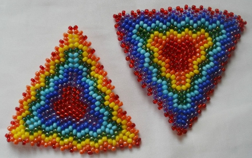 Плетение треугольной шкатулки из бисера рис. 12