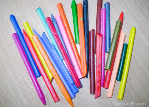 разноцветные карандаши из воска