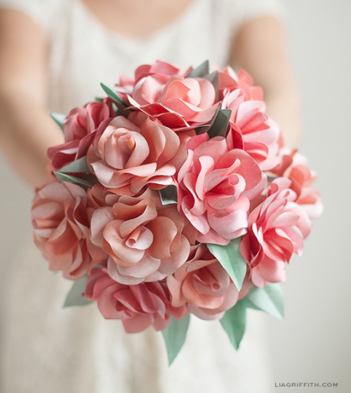 как сделать реалистичные цветы из бумаги своими руками, мастер-класс для начинающих, бумажные розы