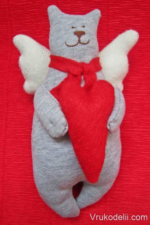 Мягкая игрушка кот с сердцем своими руками мастер-класс с фото и пояснениями