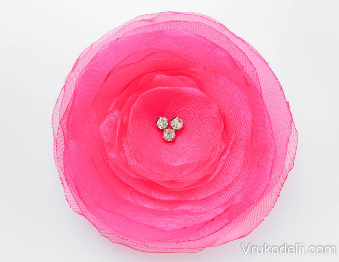 Воздушный цветок из органзы / Цветы из лент и ткани / В рукоделии