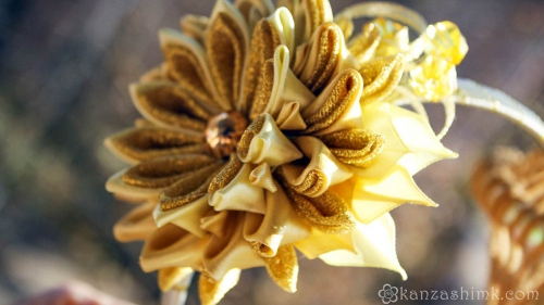 цветок канзаши из лент
